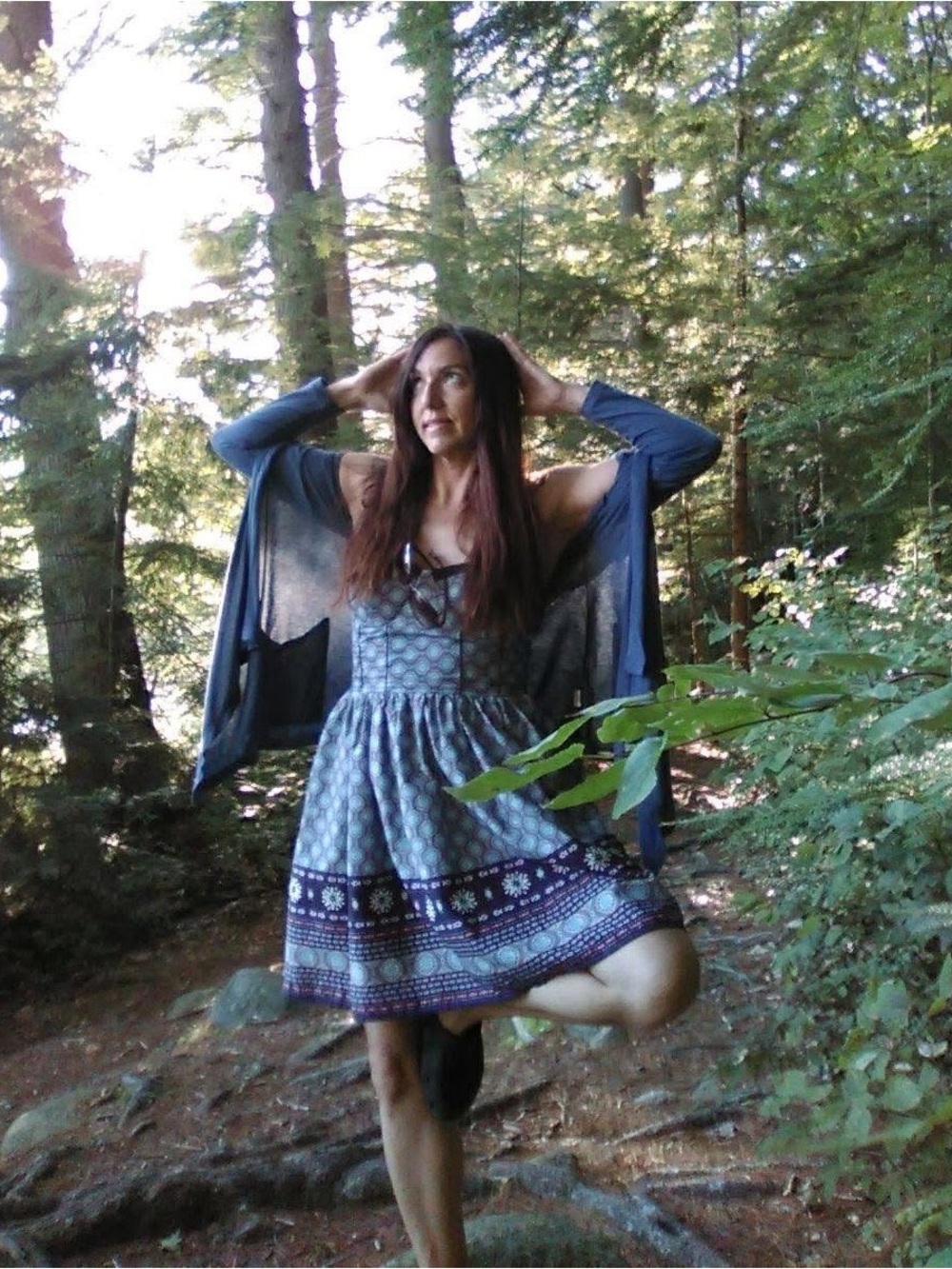 The perfect dress! Built in bra, pockets, adjustable straps, boho blue peasant